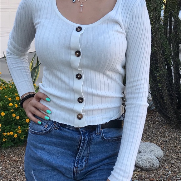 Ribbed Button Long-sleeve - Picture 2 of 4